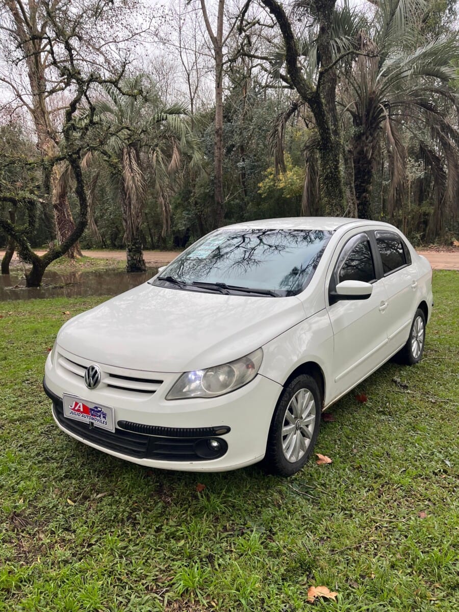 VOLKSWAGEN GOL SEDAN COMFORT – Patente paga todo el año –